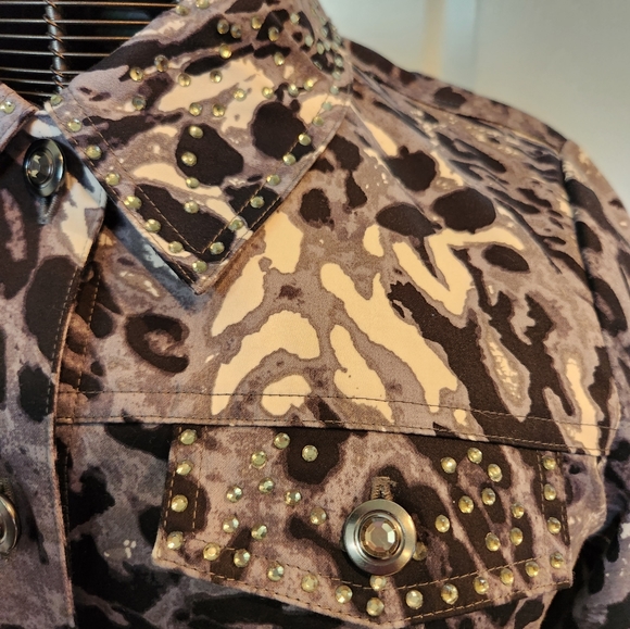 LAURE ASHLEY PETITE animal print jacket with rhinestones.  Size PM. Fully lined - Picture 4 of 7
